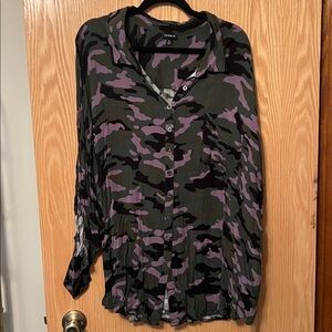 Torrid Green and Purple Camouflage Blouse womens plus size 4